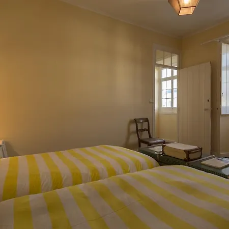 Family House Garden *