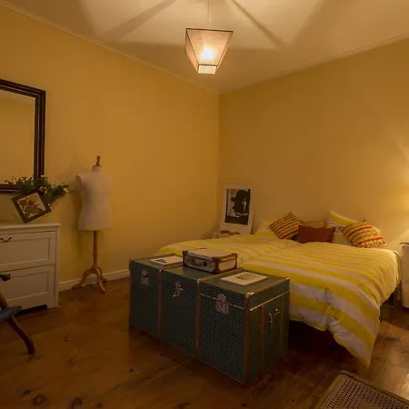 Family House Garden *