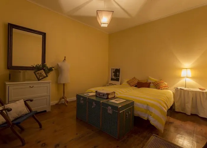 Family House Garden *